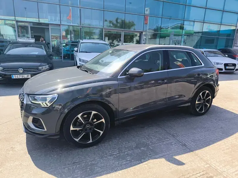 Usado Audi Q3 150 CV (110 kW) 2021 Gris / plata SUV