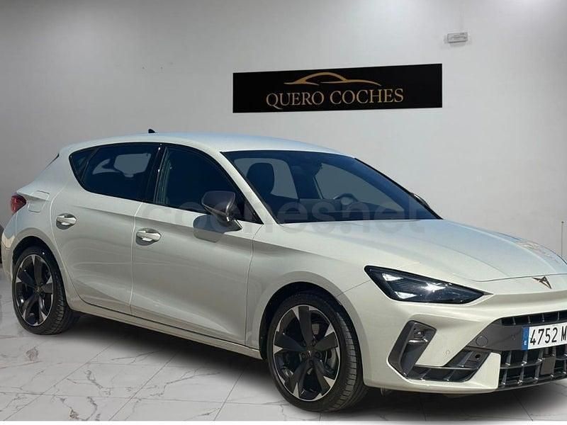 Usado Cupra Leon 150 CV (110 kW) 2024 Beige Berlina