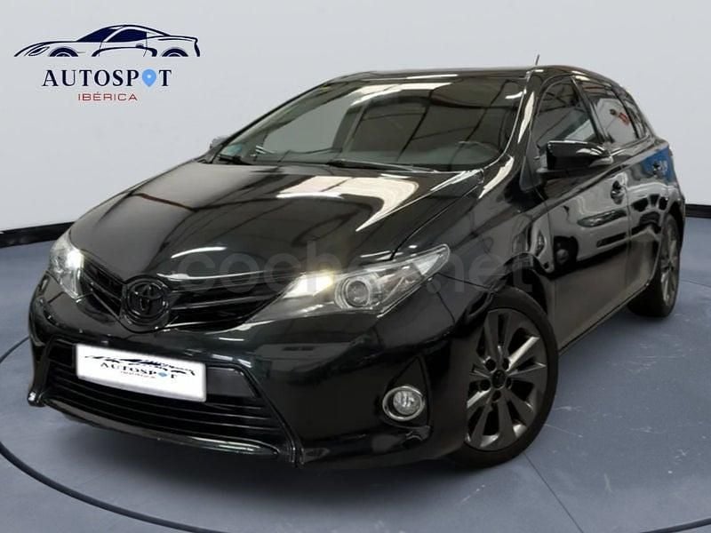 Usado Toyota Auris Hybrid Advance 136 CV (100 kW) 2013 Negro Berlina