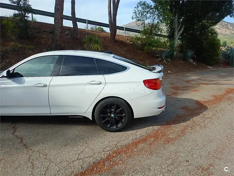 Usado BMW 318 150 CV (110 kW) 2017 Blanco Berlina