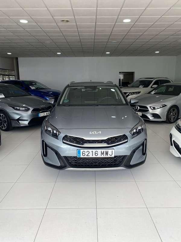 Usado Kia XCeed 101 CV (74 kW) 2024 Gris SUV