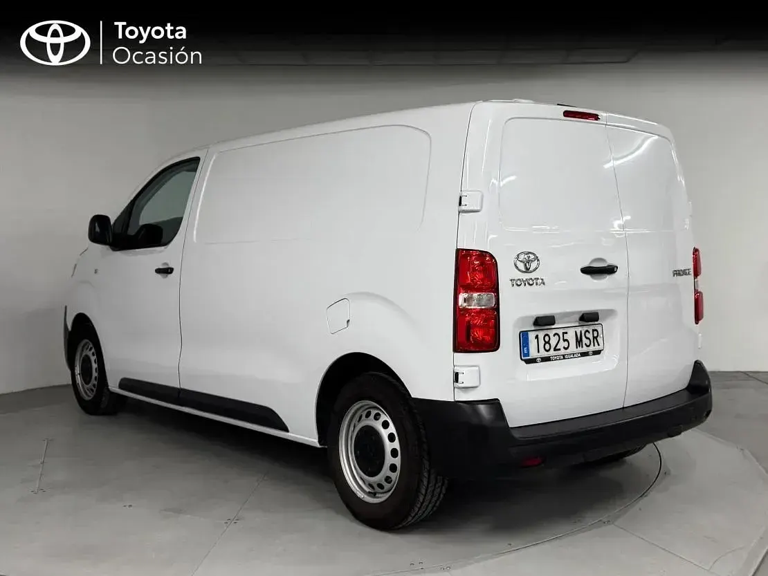 Usado Toyota Proace Plus 100 CV (73 kW) 2024 Blanco classic Monovolumen