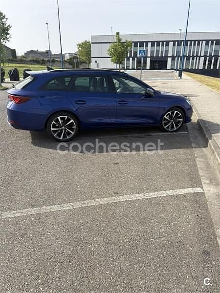 Usado Seat Leon FR 150 CV (110 kW) 2021 Azul Familiar