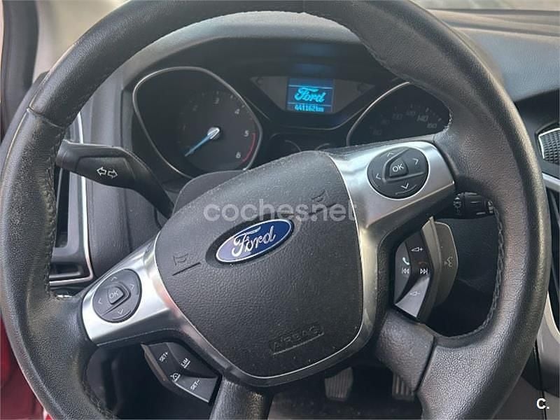 Usado Ford Focus Trend 95 CV (69 kW) 2012 Rojo Berlina