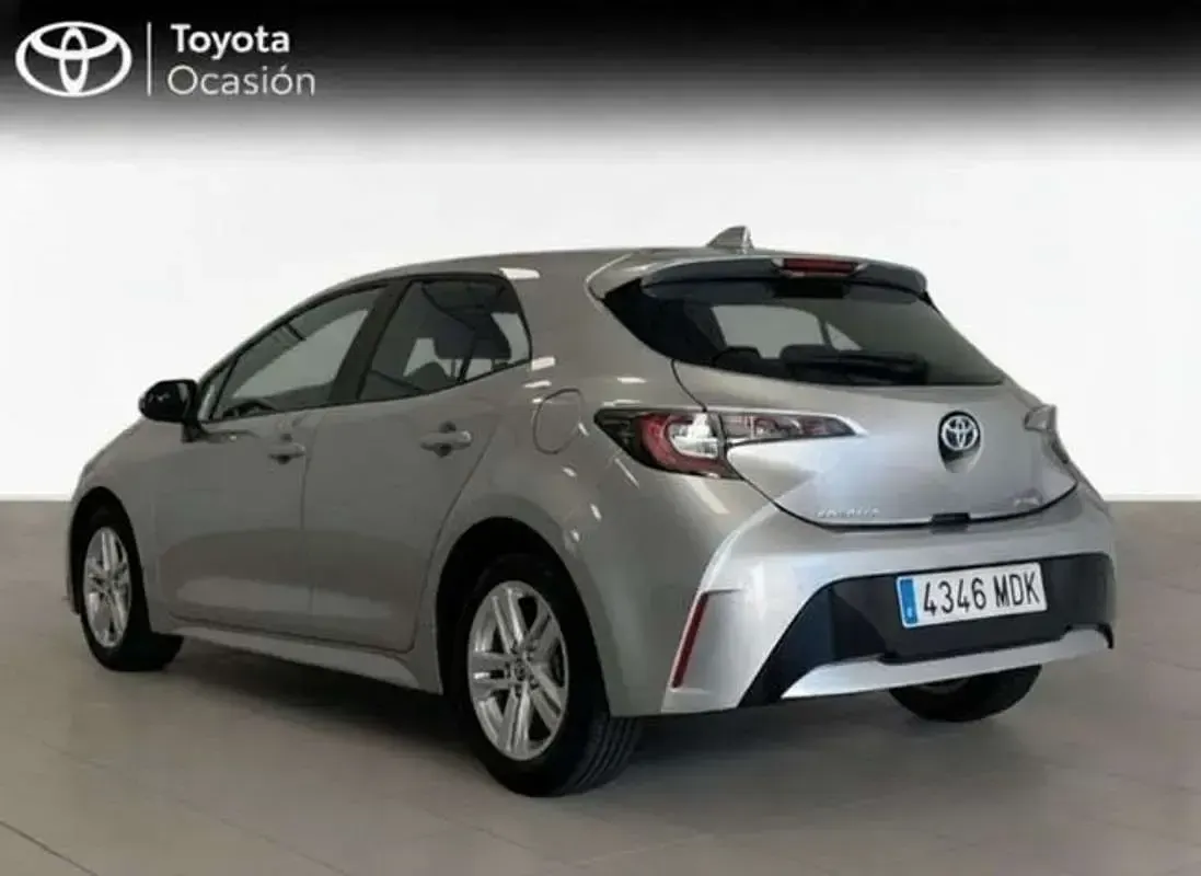 Usado Toyota Corolla Active 122 CV (89 kW) 2023 Gris Utilitario