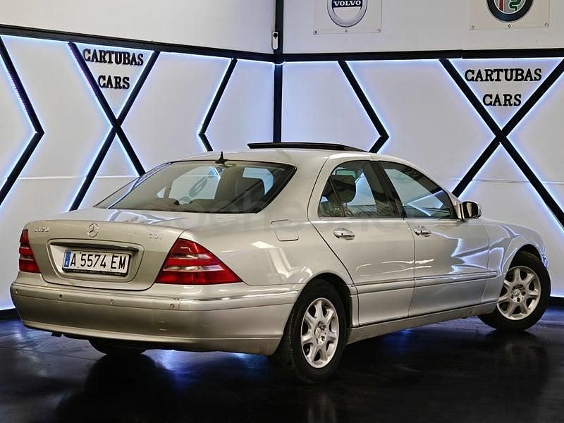 Usado Mercedes S320 197 CV (144 kW) 2000 Gris / plata Berlina