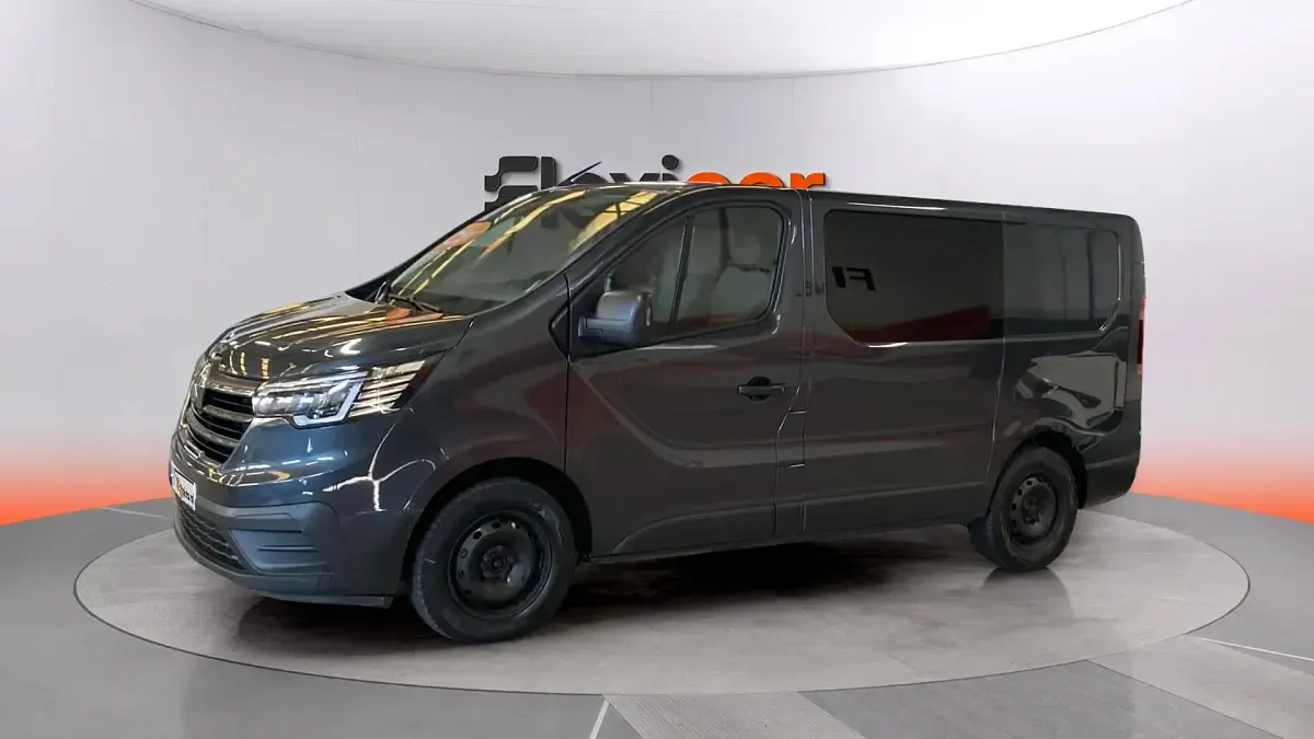 Usado Renault Trafic 150 CV (110 kW) 2023 Azul Monovolumen