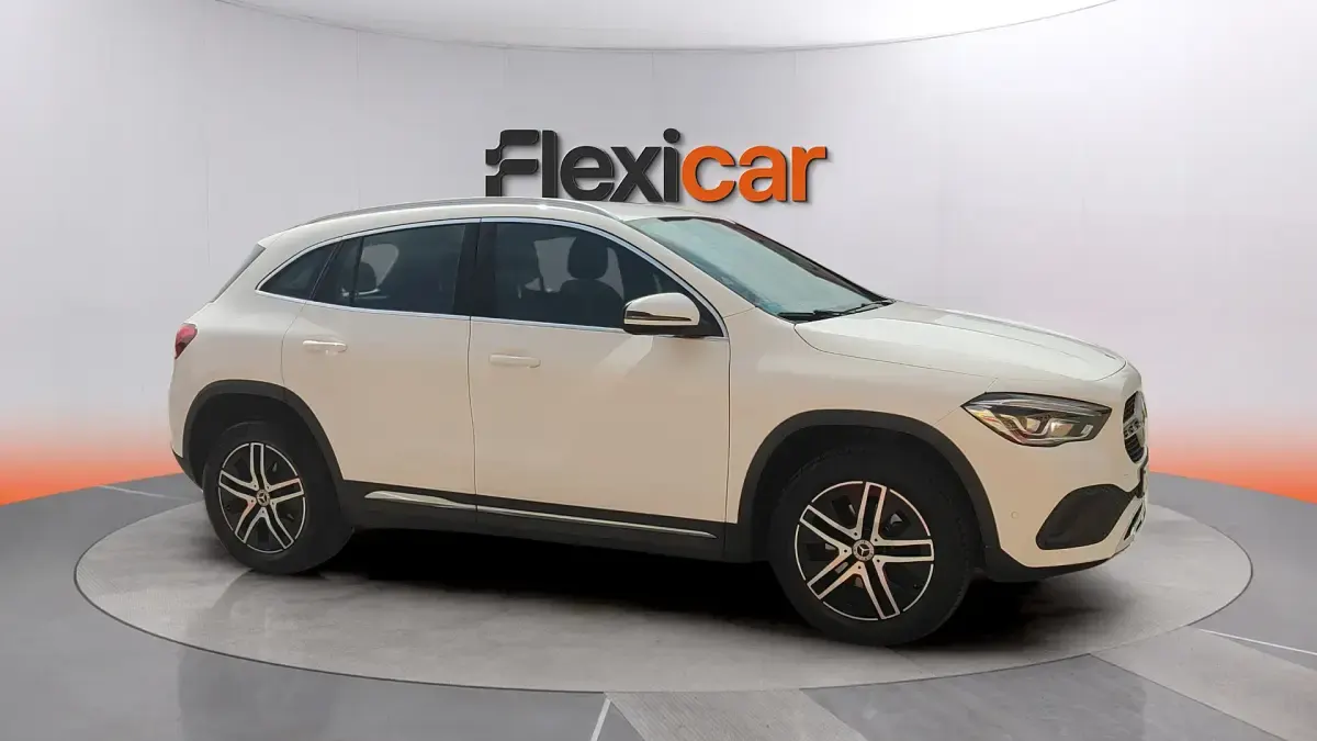 Usado Mercedes GLA200 150 CV (110 kW) 2021 Blanco SUV