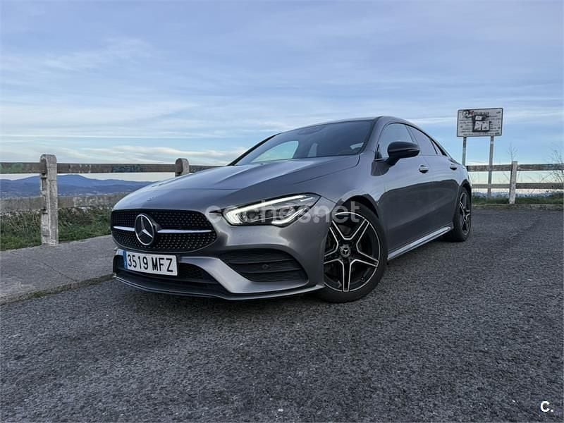 Gris / plata Usado 2021 Mercedes CLA200 Berlina | 26.900 € (Buen precio) - Imagen 1/4