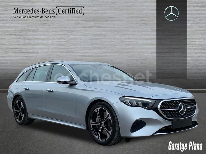 Usado Mercedes E300 313 CV (230 kW) 2024 Gris / plata Familiar