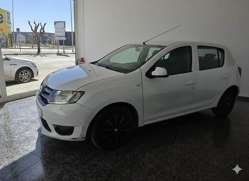 Usado Dacia Sandero Ambiance 75 CV (55 kW) 2016 Blanco