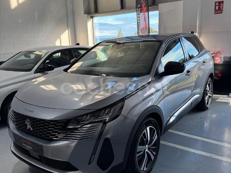 Usado Peugeot 3008 Allure 130 CV (95 kW) 2023 Gris / plata SUV