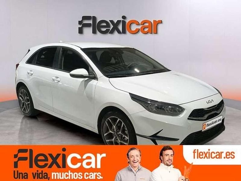 Usado Kia Ceed 120 CV (88 kW) 2024 Blanco Utilitario