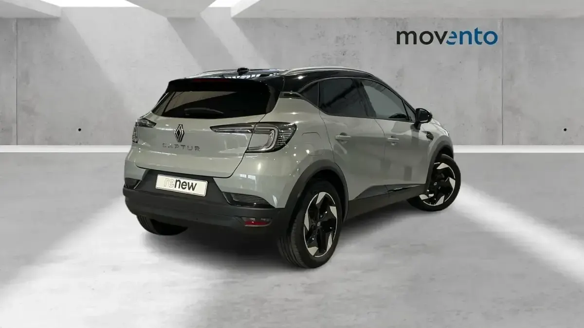 Usado Renault Captur Techno 100 CV (73 kW) 2025 Gris SUV