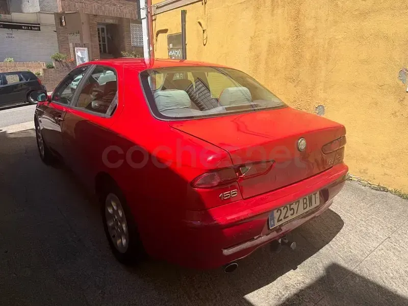 Usado Alfa Romeo 156 Distinctive 140 CV (102 kW) 2002 Rojo Berlina