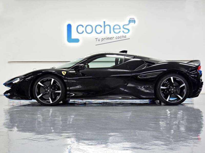 Negro Usado 2021 Ferrari SF90 Coupe | 485.000 € - Imagen 1/4