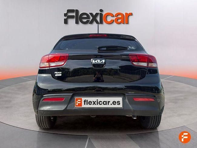 Usado Kia Rio 100 CV (73 kW) 2023 Negro