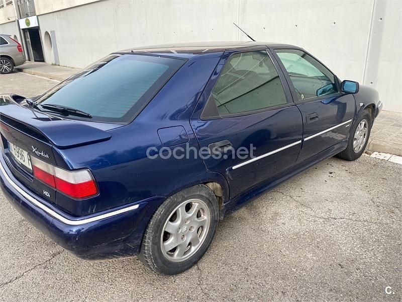 Usado Citroën Xantia Attraction 110 CV (80 kW) 2001 Azul Berlina