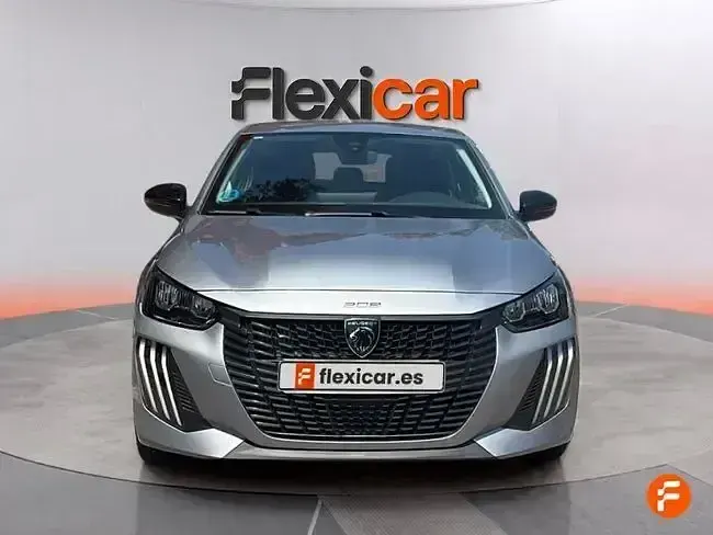 Usado Peugeot 208 Allure 100 CV (73 kW) 2025 Gris Utilitario