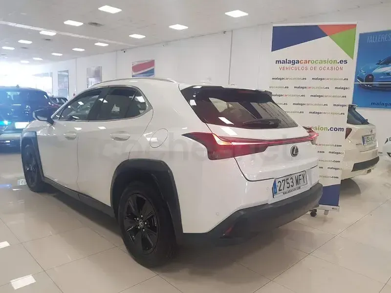 Usado Lexus UX Business Edition 184 CV (135 kW) 2023 Blanco SUV