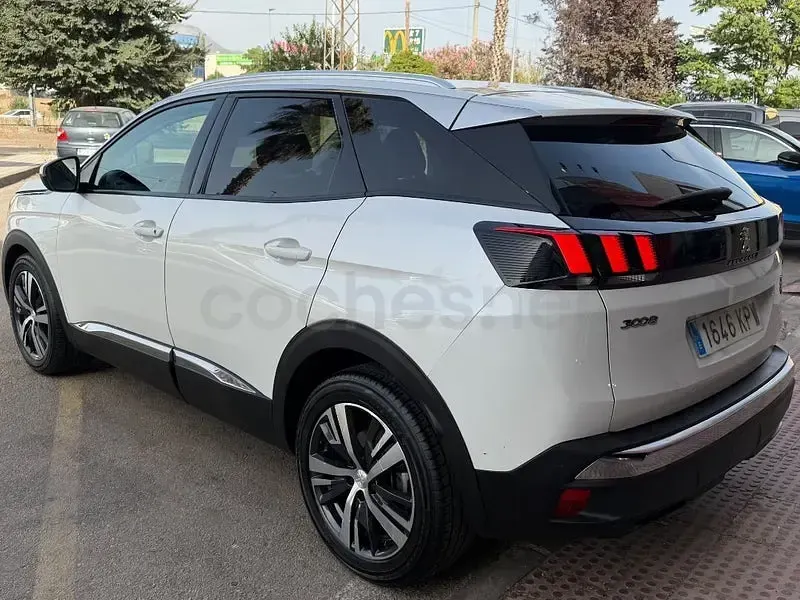 Usado Peugeot 3008 Allure 130 CV (95 kW) 2018 Blanco SUV