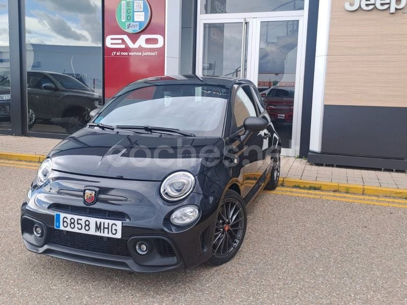 Negro Usado 2023 Abarth 695 Utilitario | 24.400 € (Precio justo) - Imagen 1/4