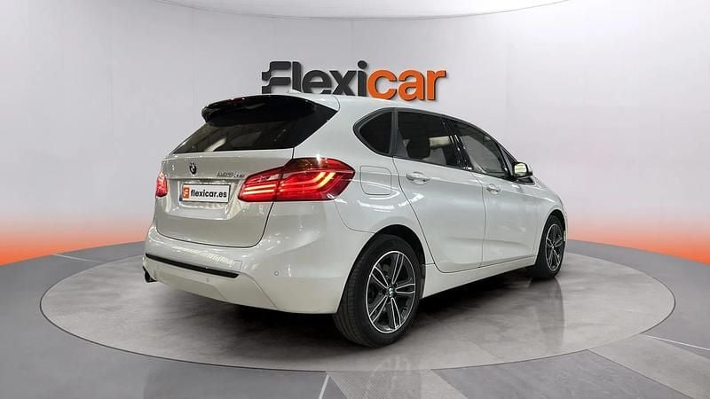 Usado BMW 225 Active Tourer iPerformance 224 CV (164 kW) 2019 Blanco Monovolumen