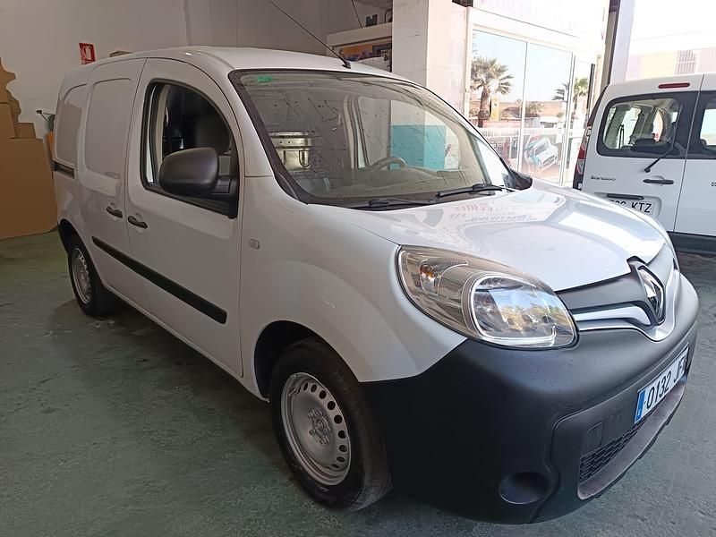 Blanco Usado 2015 Renault Kangoo Monovolumen | 8500 € (Precio justo) - Imagen 1/4