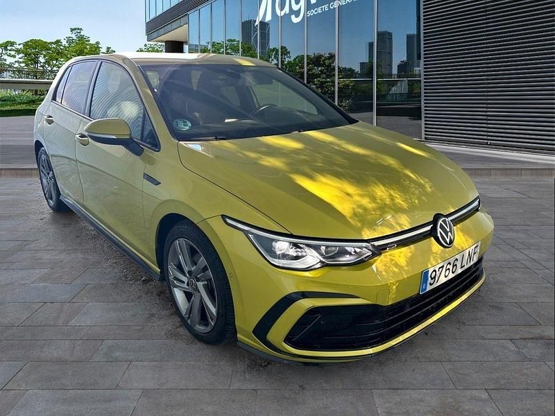 Usado VW Golf VII R-line 150 CV (110 kW) 2021 Amarillo Utilitario