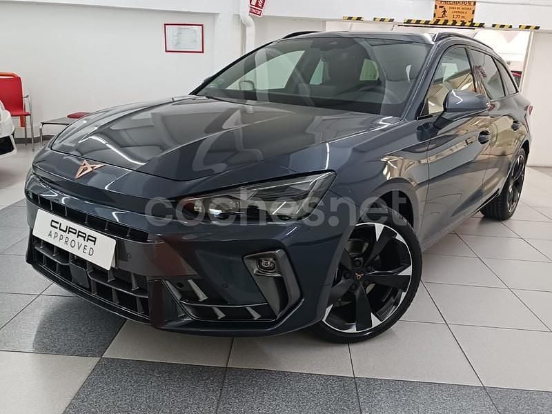 Gris / plata Nuevo 2025 Cupra Leon Familiar | 33.900 € (Precio justo) - Imagen 1/4