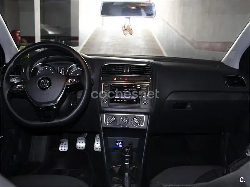 Usado VW Polo Advance 90 CV (66 kW) 2015 Blanco Berlina