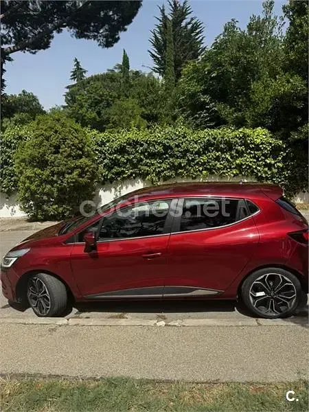 Usado Renault Clio IV Zen 120 CV (88 kW) 2016 Rojo Berlina