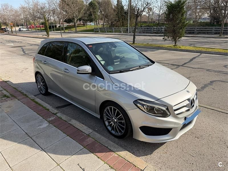 Usado Mercedes B200 136 CV (100 kW) 2019 Negro Monovolumen