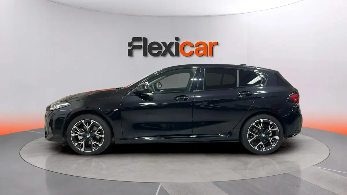 Usado BMW 120 170 CV (125 kW) 2025 Negro Utilitario