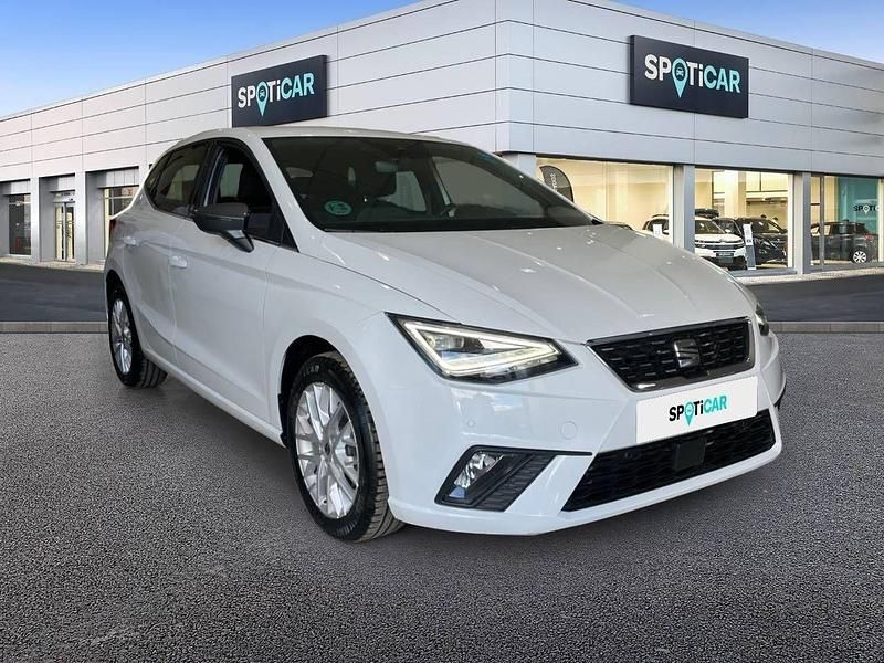 Usado Seat Ibiza XCELLENCE 115 CV (84 kW) 2025 Blanco Berlina
