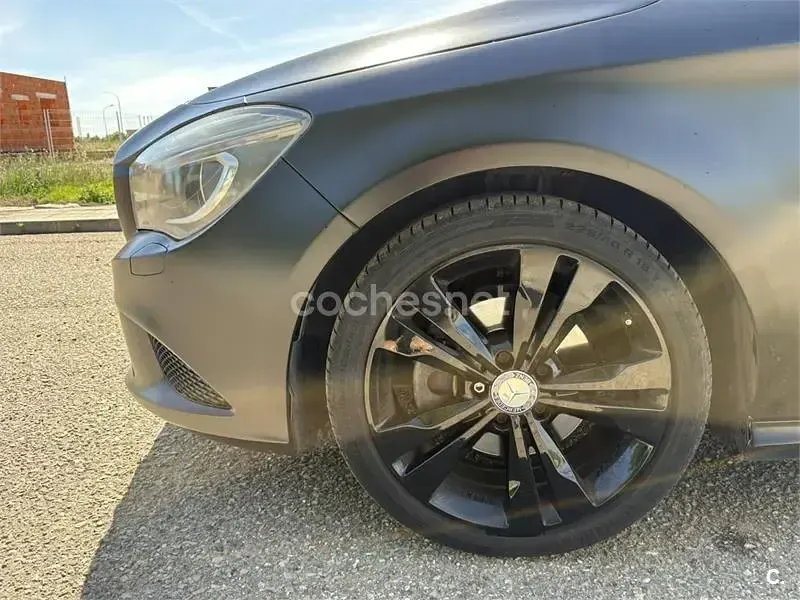 Usado Mercedes CLA200 136 CV (100 kW) 2015 Negro Berlina