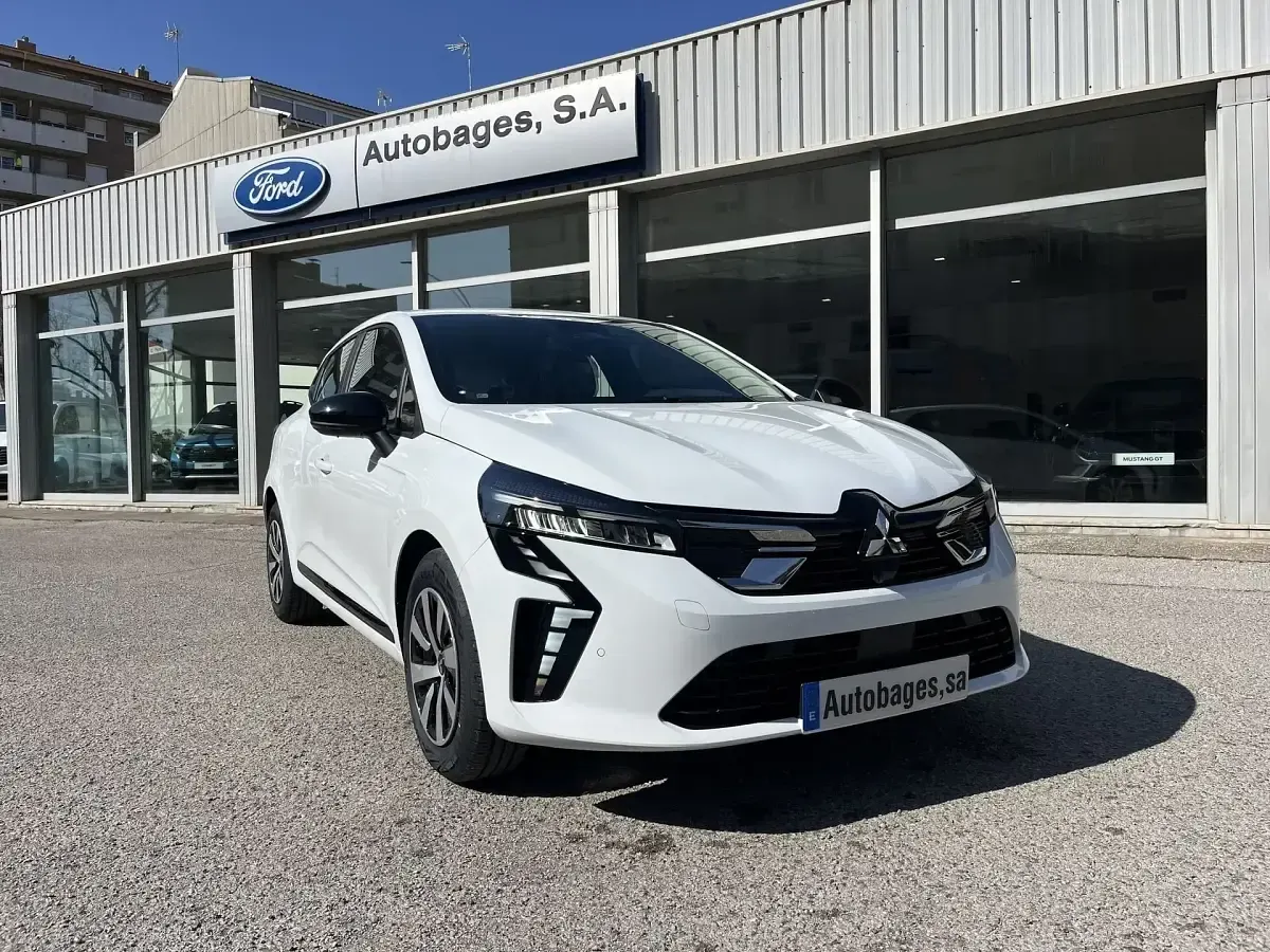 Nuevo Mitsubishi Colt Motion 100 CV (73 kW) 2026 Blanco Utilitario