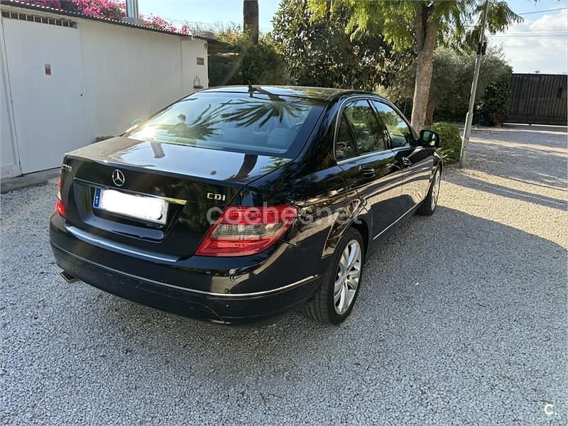 Usado Mercedes C220 Avantgarde 150 CV (110 kW) 2007 Negro Berlina