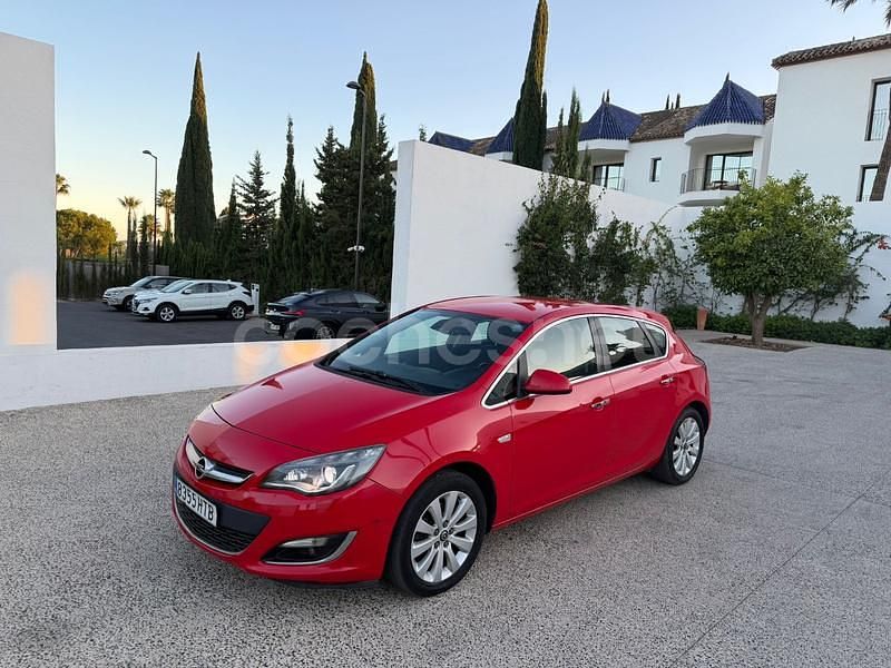 Rojo Usado 2013 Opel Astra Sportive Berlina | 4500 € (Precio justo) - Imagen 1/4