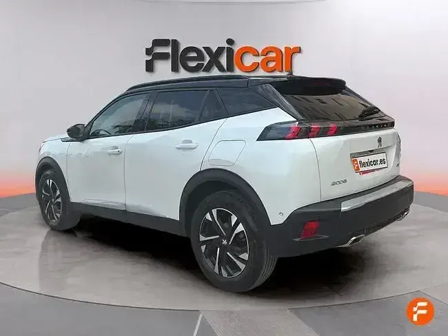 Usado Peugeot 2008 GT 130 CV (95 kW) 2022 Blanco SUV