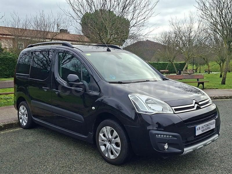 Usado Citroën Berlingo Feel 100 CV (73 kW) 2016 Gris / plata Monovolumen