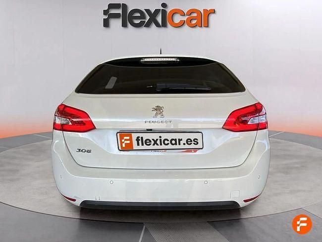 Usado Peugeot 308 SW Allure 130 CV (95 kW) 2021 Blanco Familiar