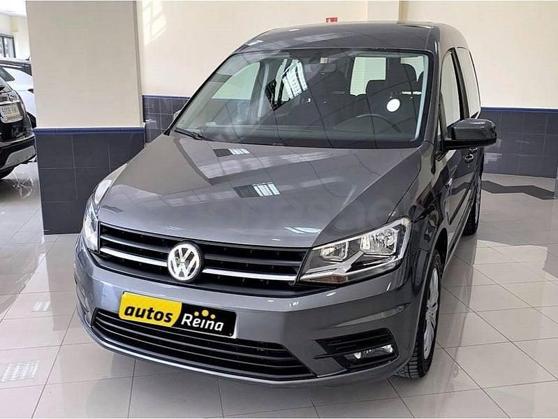 Usado VW Caddy Trendline 125 CV (91 kW) 2018 Gris / plata Monovolumen