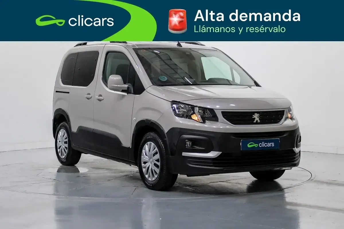 Usado Peugeot Rifter Active 100 CV (73 kW) 2019 Gris / plata Monovolumen
