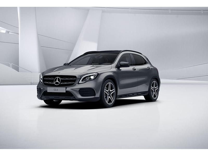 Usado Mercedes GLA200 AMG line 156 CV (114 kW) 2019 Mountaingrau  met. SUV