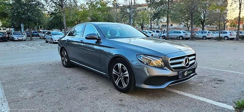 Usado Mercedes E200 184 CV (135 kW) 2019 Gris Berlina