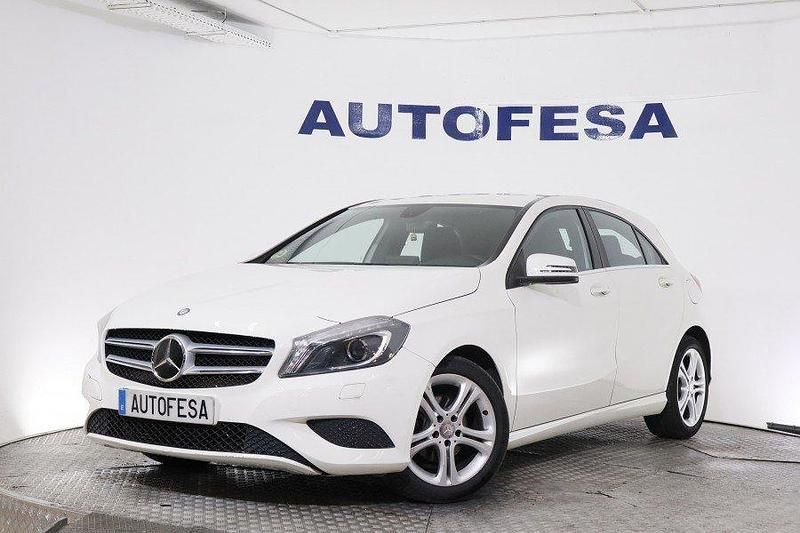 Blanco Usado 2013 Mercedes A180 Urban Utilitario | 12.850 € - Imagen 1/4