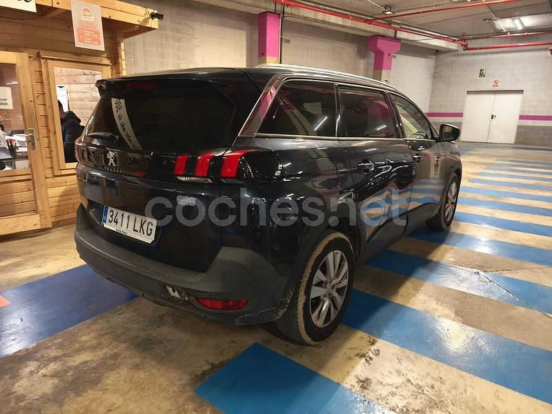 Usado Peugeot 5008 Active 120 CV (88 kW) 2017 Azul SUV