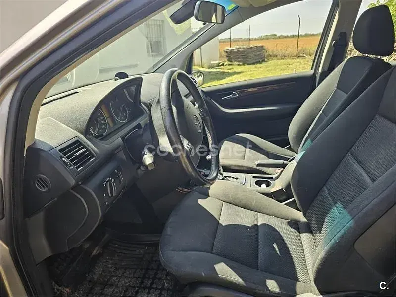 Usado Mercedes A200 Elegance 140 CV (102 kW) 2005 Beige Monovolumen