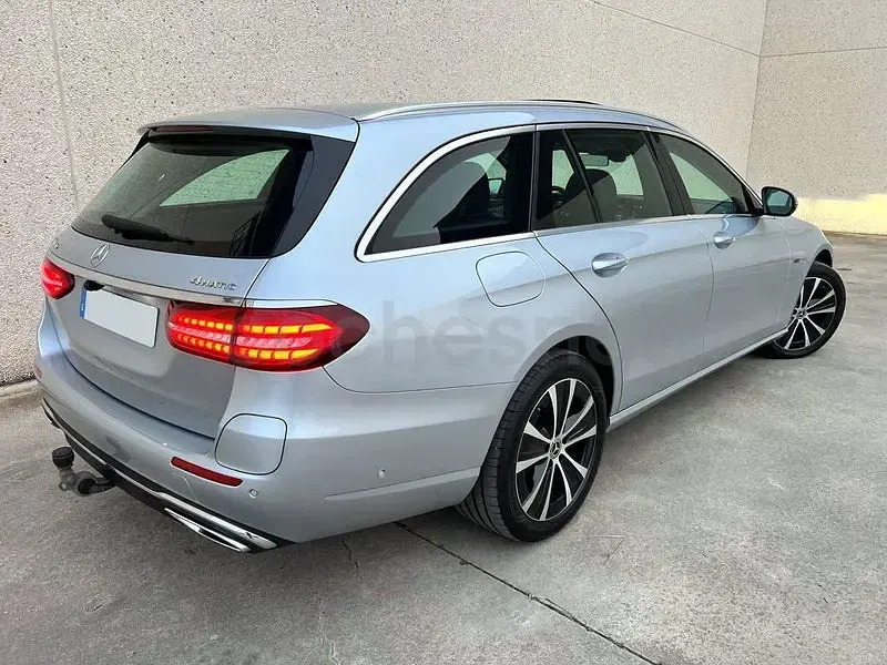 Używany Mercedes E300 306 KM (225 kW) 2020 Szary Kombi